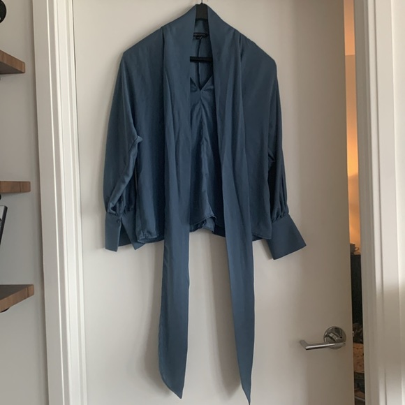 Banana Republic tie bow blouse.  New without tags. - Picture 7 of 7